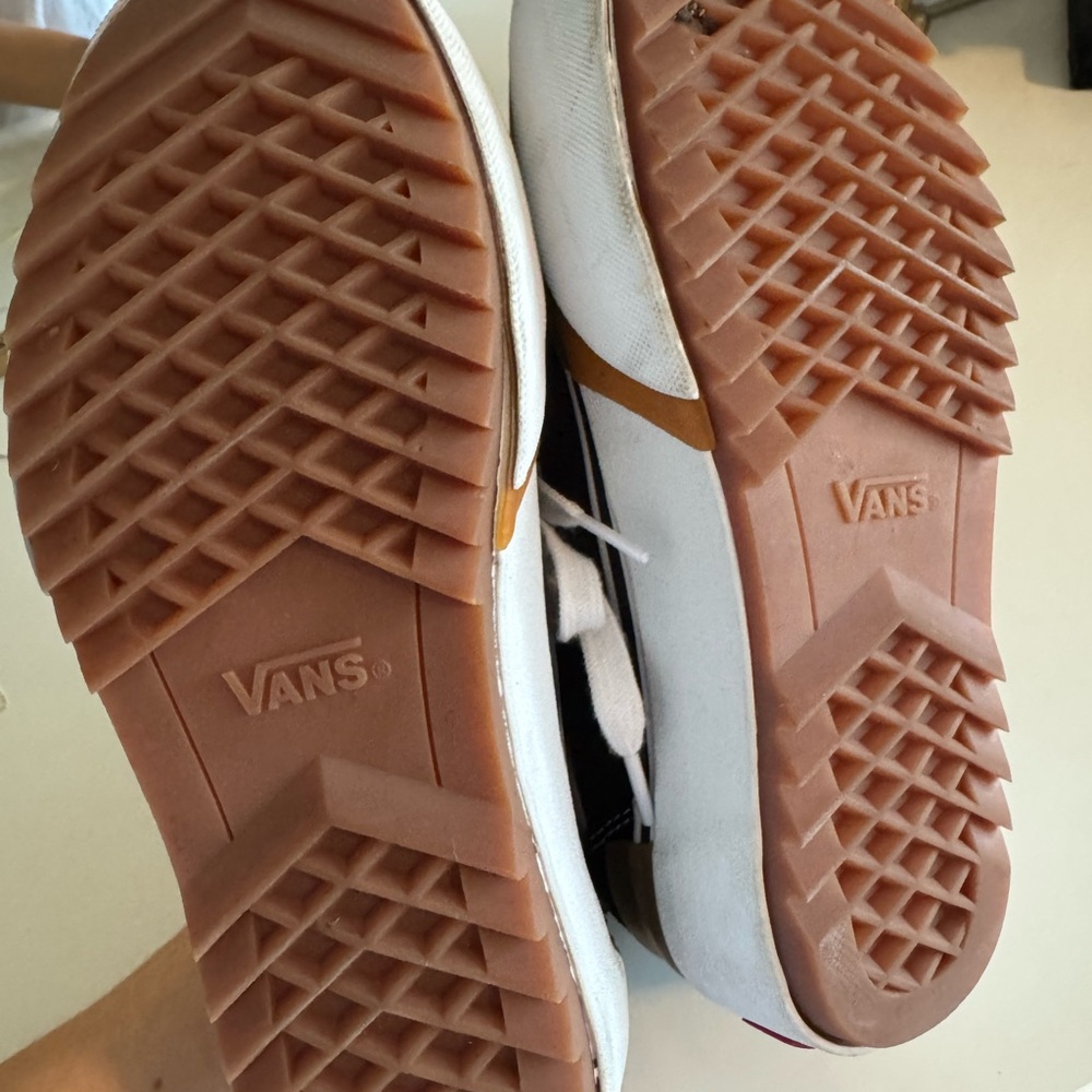 Vans Old Skool Platform. Size 7 Women.